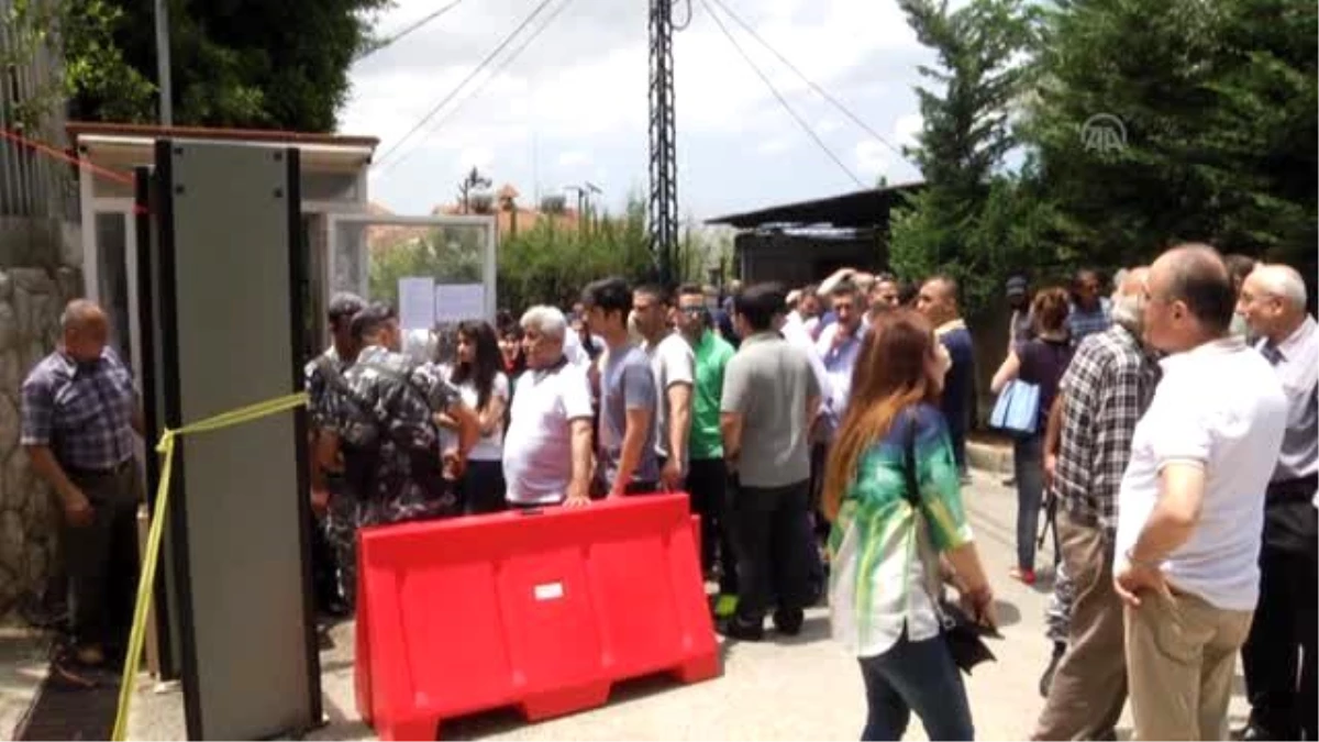 Lübnan\'daki Türk Vatandaşları Oy Kullanmaya Başladı