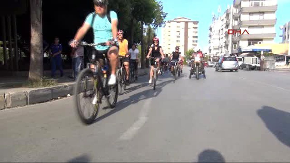 Mersin Bisikletli Gezgin Fransız Niaffe\'nin Öldüren Kazayı Protesto Ettiler