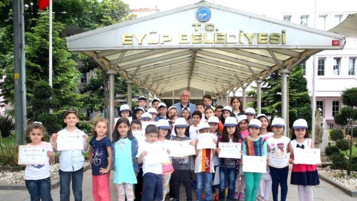 On Yirmi Bilgi Evleri Öğrencileri Başkan Aydın\'ı Ziyaret Etti