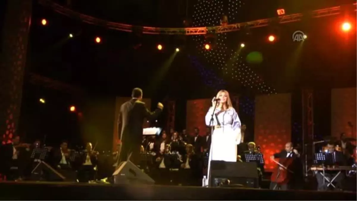 Suriyeli Şarkıcı Asala Nasri Konseri