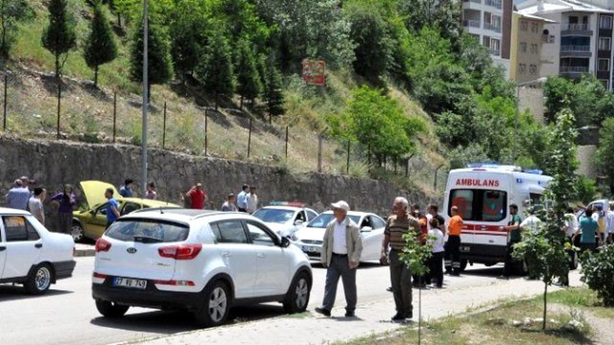 Tunceli\'de Trafik Kazası: 4 Yaralı