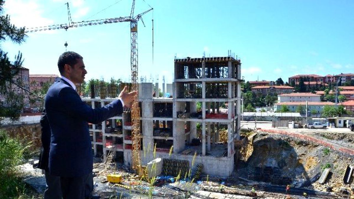 AK Parti Heyeti Hastane İnşaatını İnceledi