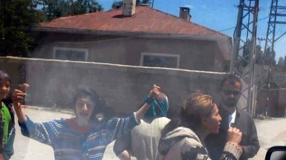 Ak Partili Kadınlara Saldırı