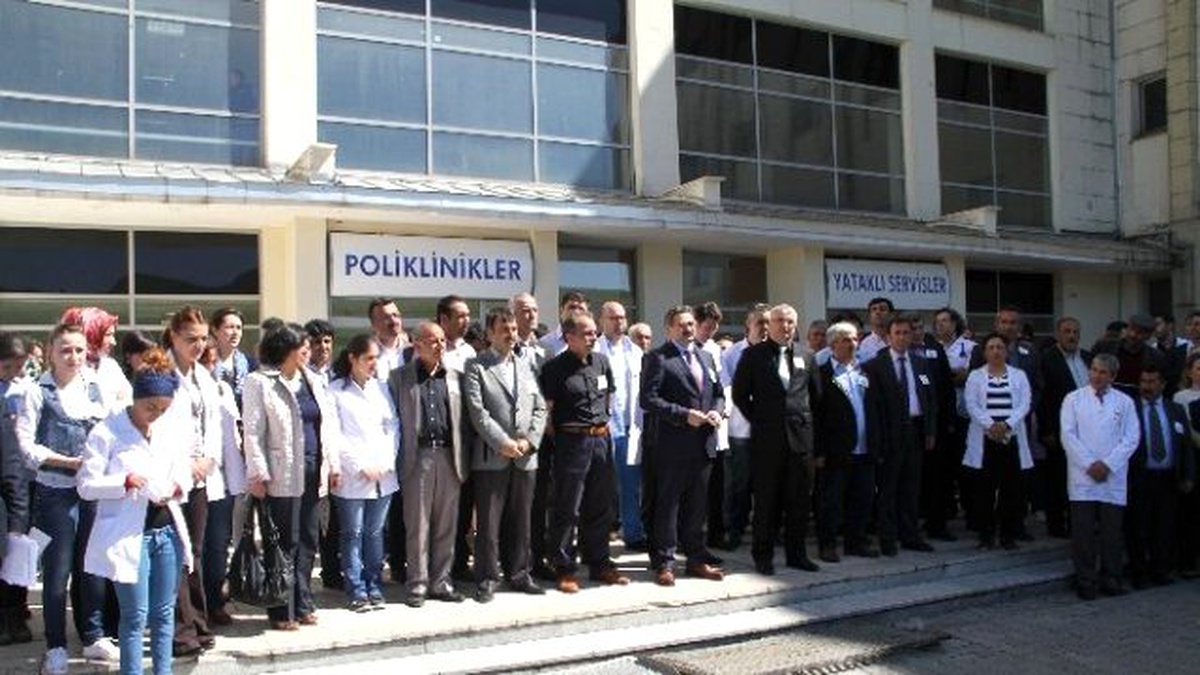 Ardahan\'da Sağlık Çalışanları Samsun\'daki Saldırıyı Kınadı