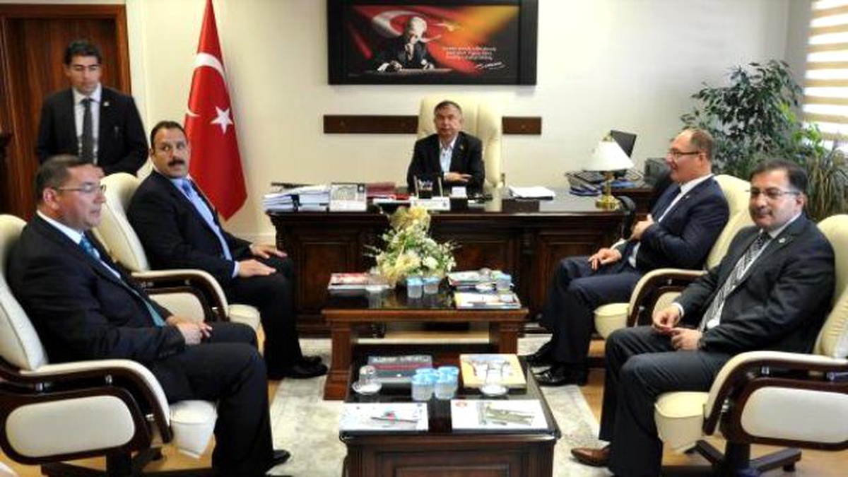 Bakan Yılmaz: Geçmişi Bilmeyen Geleceği de Tayin Edemez
