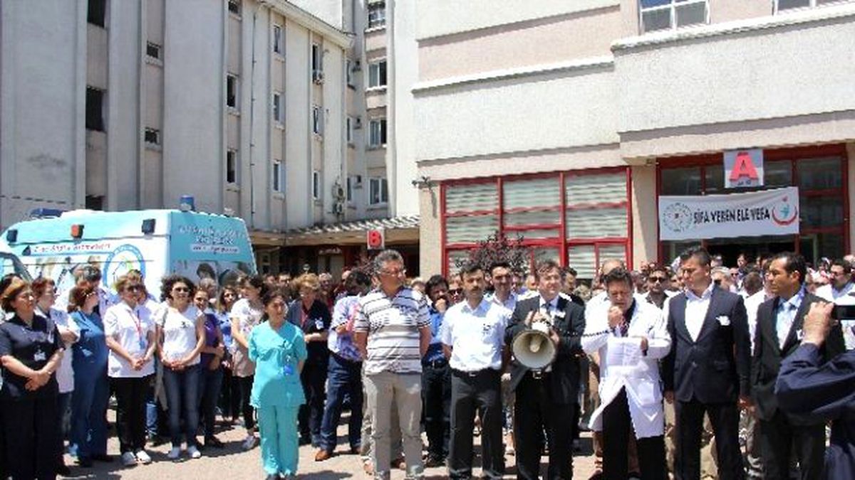 Bartın\'daki Sağlık Çalışanlarından Op. Dr. Kamil Furtun\'un Öldürülmesine Tepki
