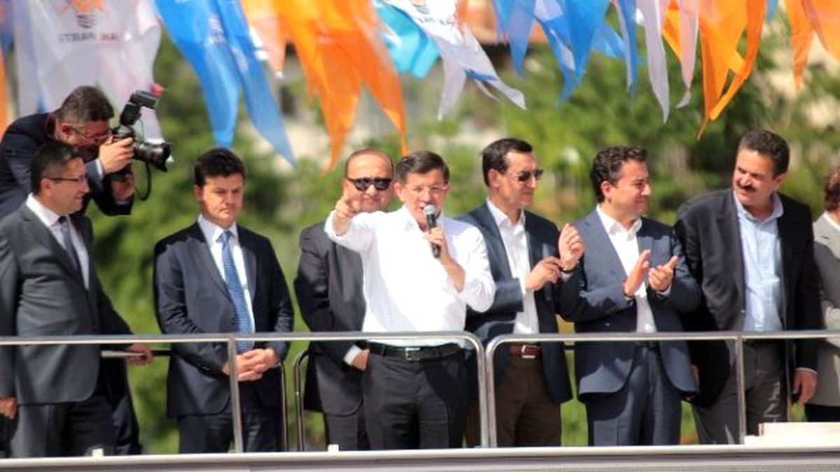 Başbakan Davutoğlu\'dan Altındağlılara \'Metro\' Müjdesi