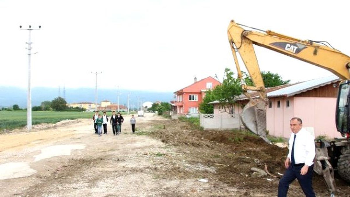 Başkan Yılmaz, Yol Çalışmalarını Yerinde İnceledi