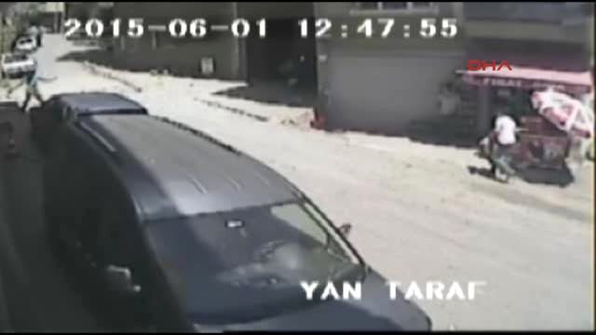 Bıçaklı Silahlı Hırsız-Mahalleli Kavgası Kamerada