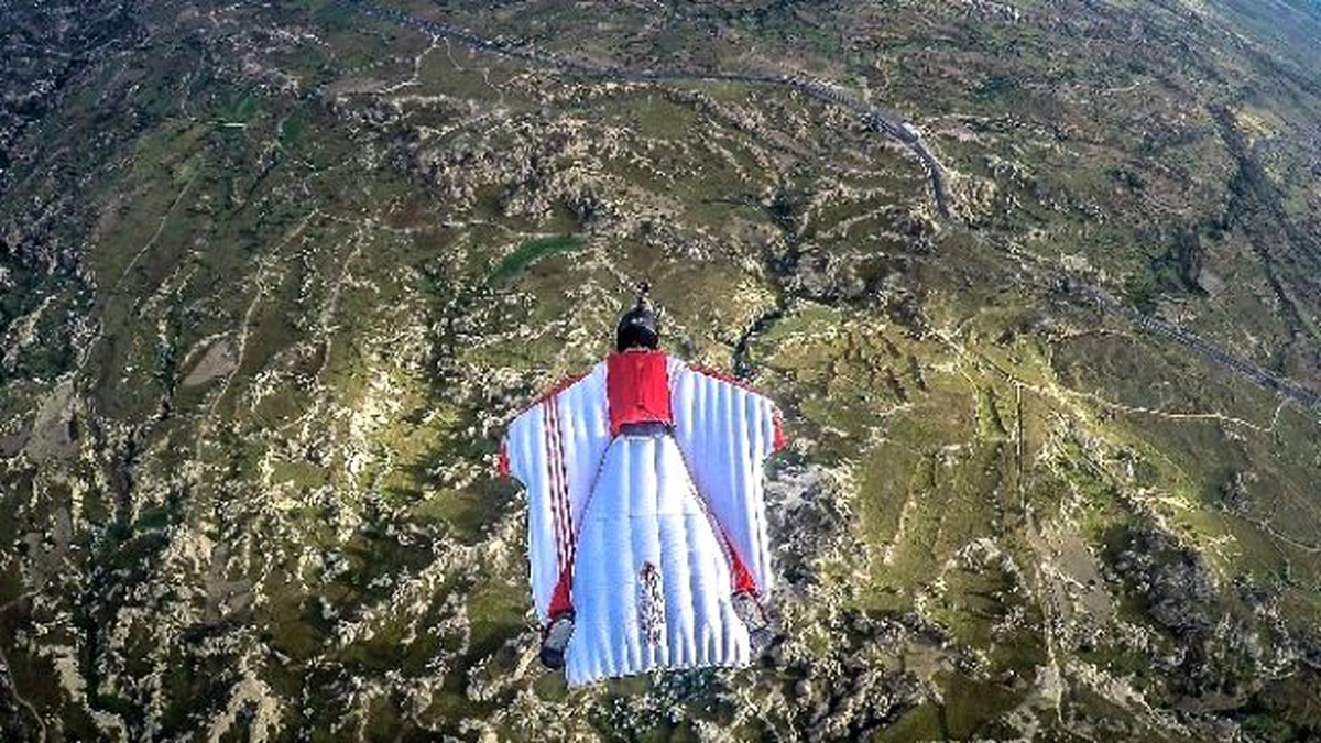 Brezilyalı Ünlü Sporcu Luigi Cani, Kapadokya\'da Wıngsuıt Atlayışı Gerçekleştirdi