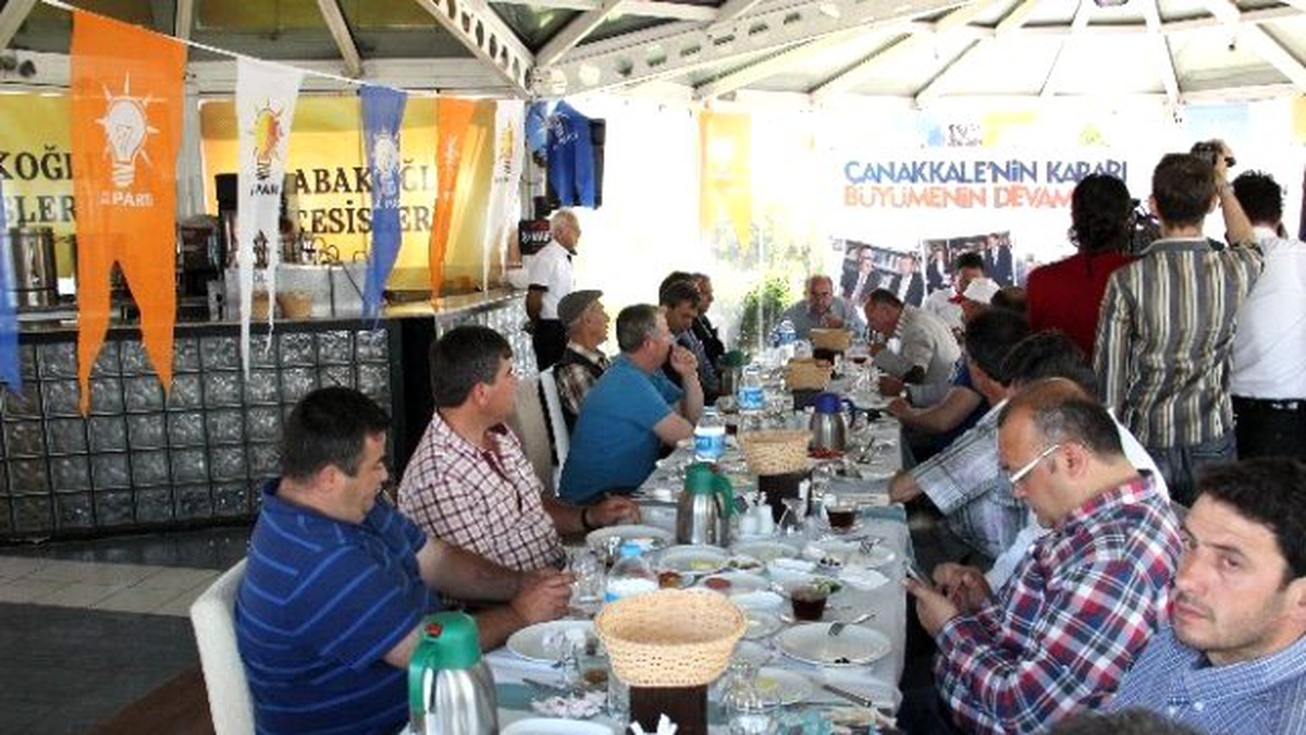 Bülent Turan Muhtarlarla Bir Araya Geldi