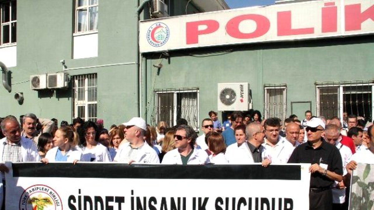 Bursalı Sağlıkçılar, Meslektaşlarına Yapılan Saldırıyı Kınadı
