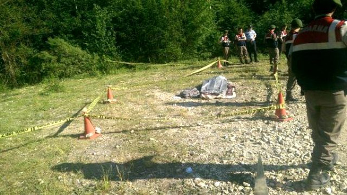 Cenazeden Dönenleri Taşıyan Minibüs Dereye Uçtu: 1 Ölü, 11 Yaralı