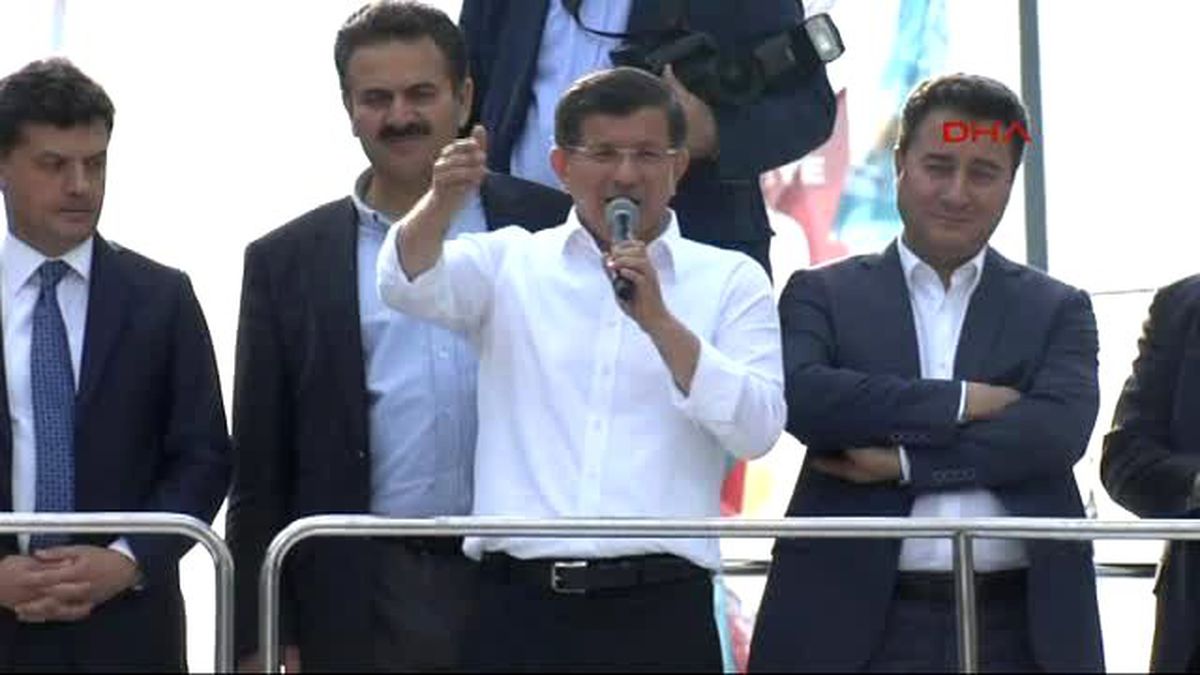 Davutoğlu: MİT Tırlarının Yaptığı Milli Görevi Dünyaya Şikayet Eden Casuslara Vatan Hainlerine...