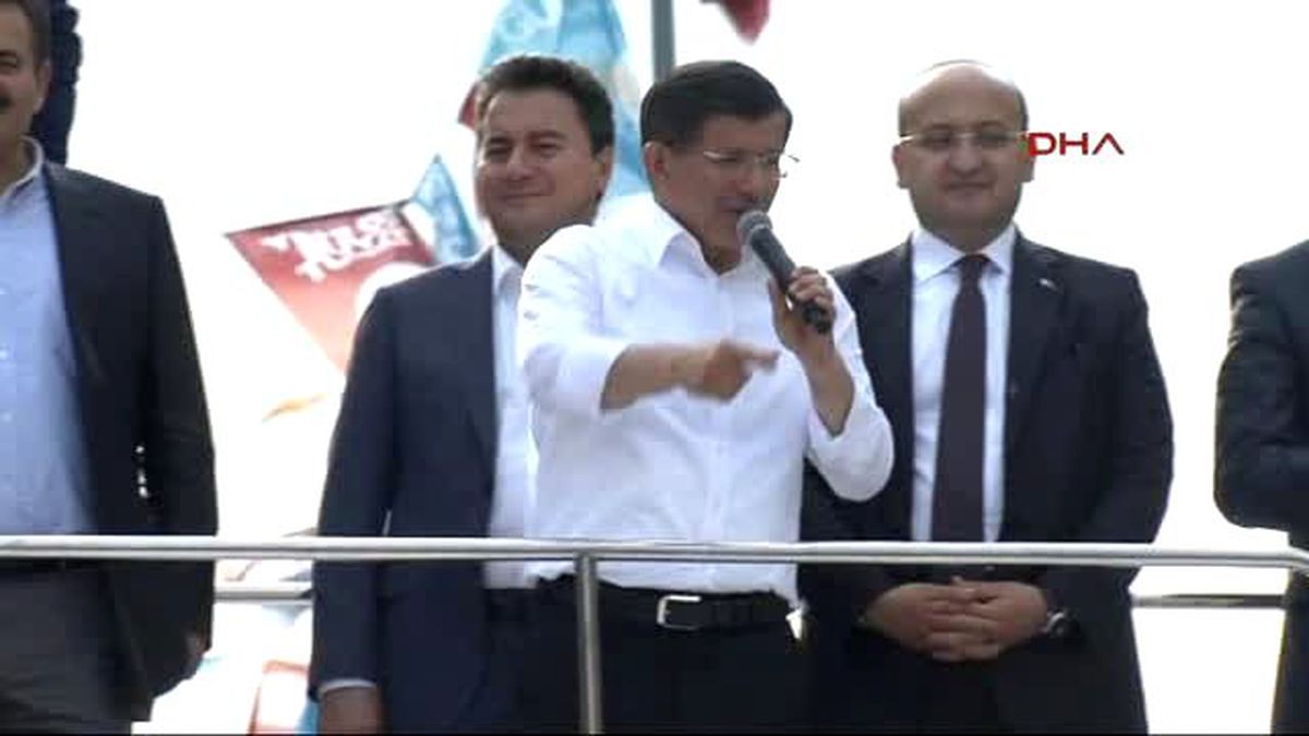 Davutoğlu: MİT Tırlarının Yaptığı Milli Görevi Dünyaya Şikayet Eden Casuslara Vatan Hainlerine...