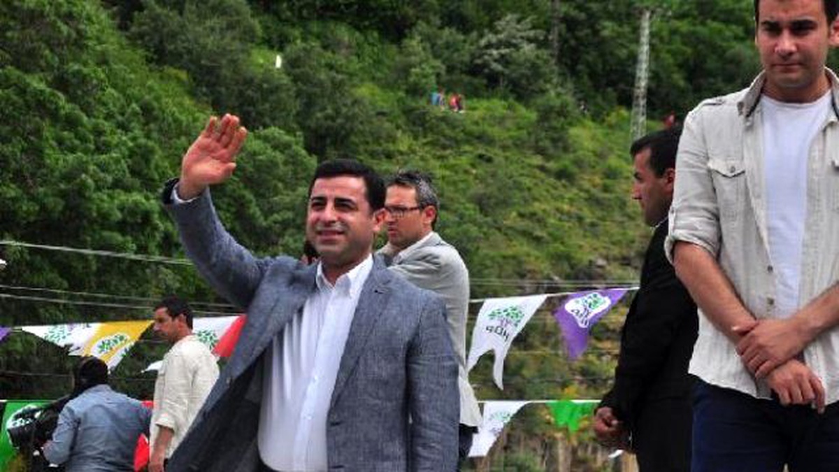 Demirtaş: İnançlarımızı Yuhalatarak Oy Toplamaya Çalışıyorlar