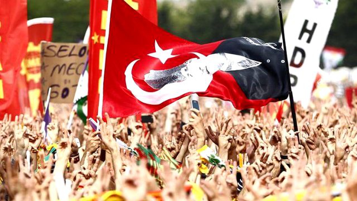 Demirtaş Kıvırınca HDP\'liler Atatürkçü Oldu