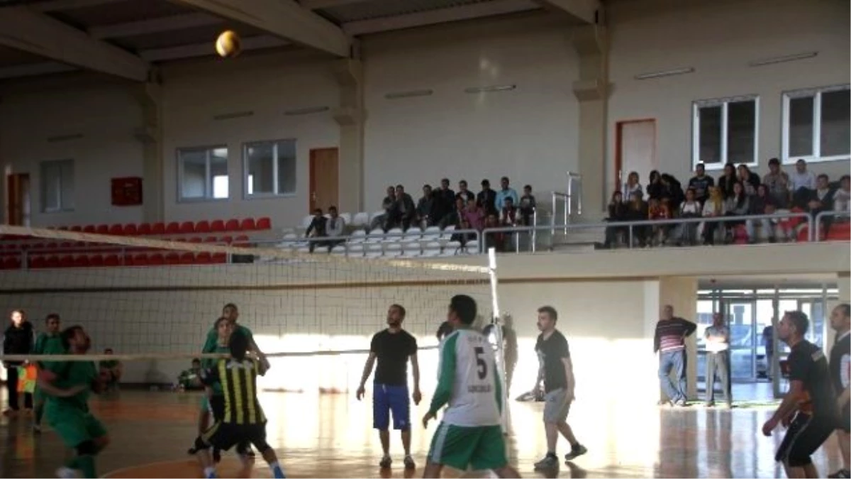 Diyadin\'de Voleybol Turnuvası