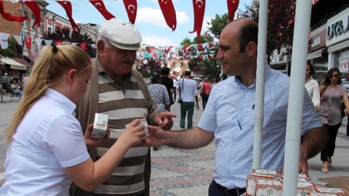 Edirne Belediyesi\'nden Kandil Simidi İkramı