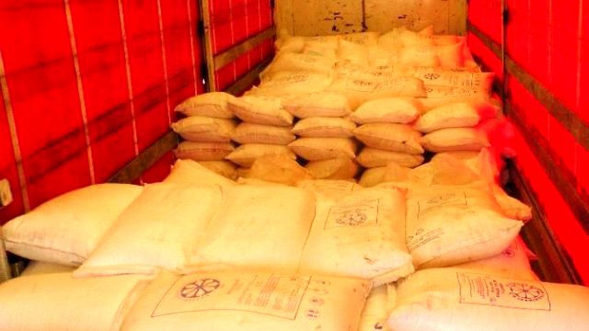 Elazığ\'da 25 Ton Kaçak Şeker ile 6 Bin 500 Paket Sigara Ele Geçirildi