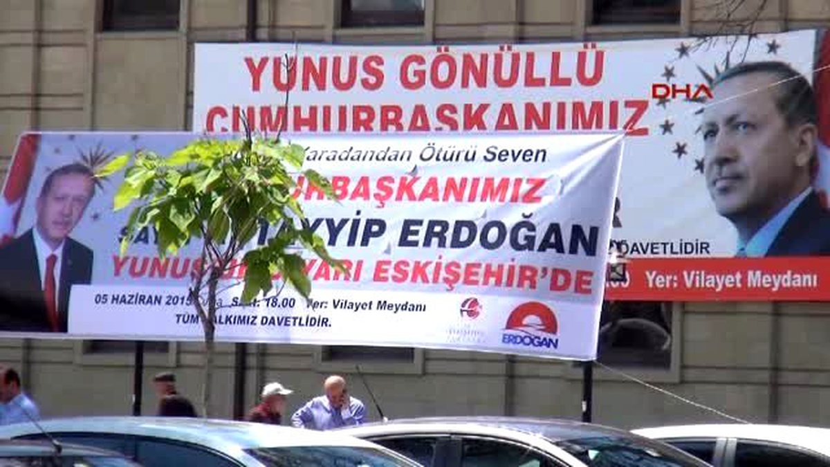 Eskişehir Valiliği, Cumhurbaşkanı Erdoğan\'ın Gelişini Pankartlarla Duyurdu