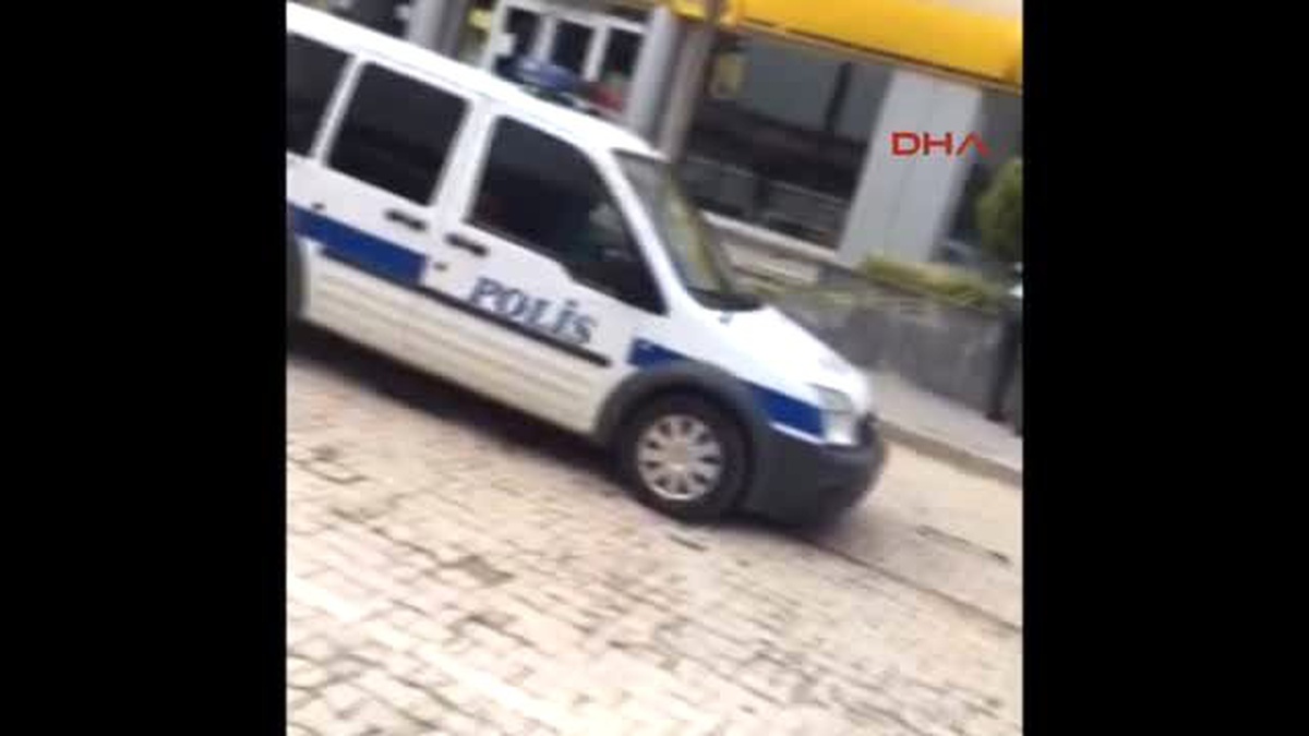 Kaldırıma Bırakılan Sırt Çantası Bomba Paniği Yaşattı