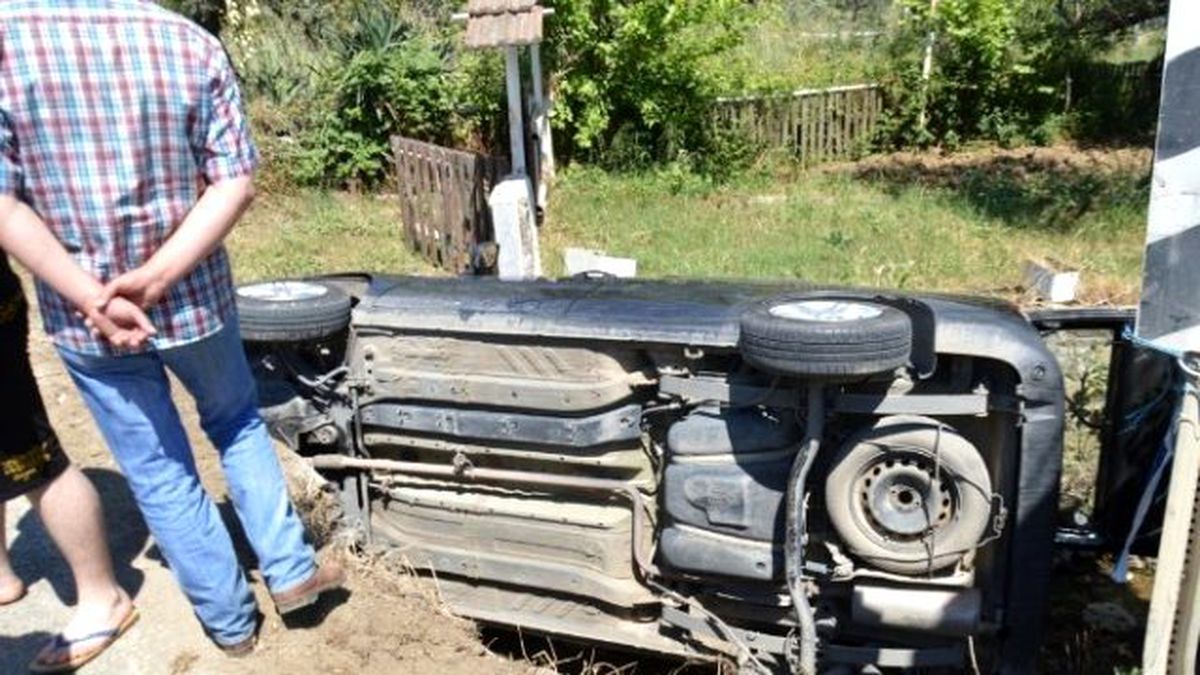 Kanala Devrilen Otomobilde Can Pazarı