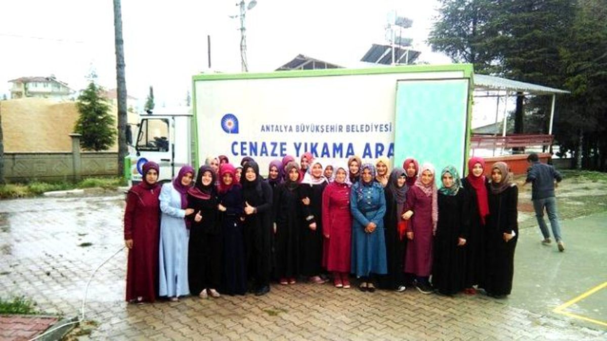 Korkuteli\'nde Öğrencilere Uygulamalı Gassallık Dersi
