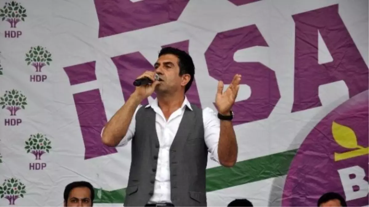 Kürt Sanatçı 20 Yıl Sonra Memleketinde Konser Verdi