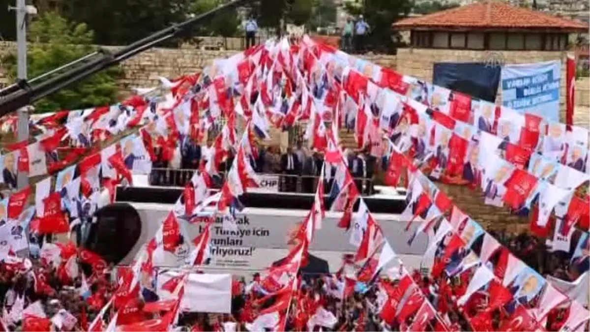 Liderlerden Renkli Görüntüler - Kılıçdaroğlu: "Bir Şey Eksik. Dürüst Siyaset Eksik, Namussuz...