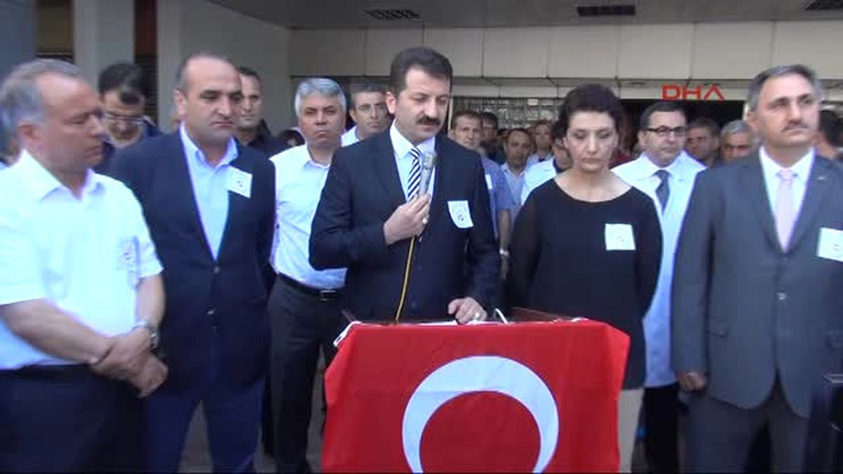 Mersin\'de Sağlık Çalışanları Şiddeti Kınadı