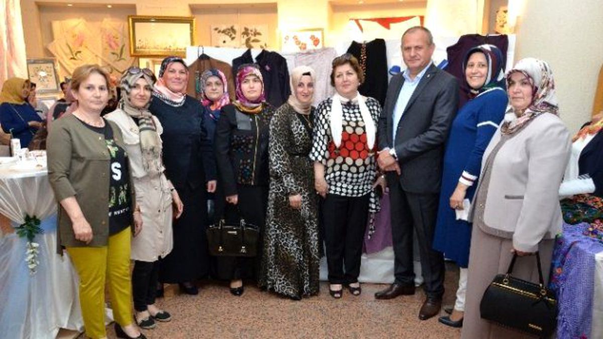 Meslek Edindirme Kursları Karma Sergisi Açıldı