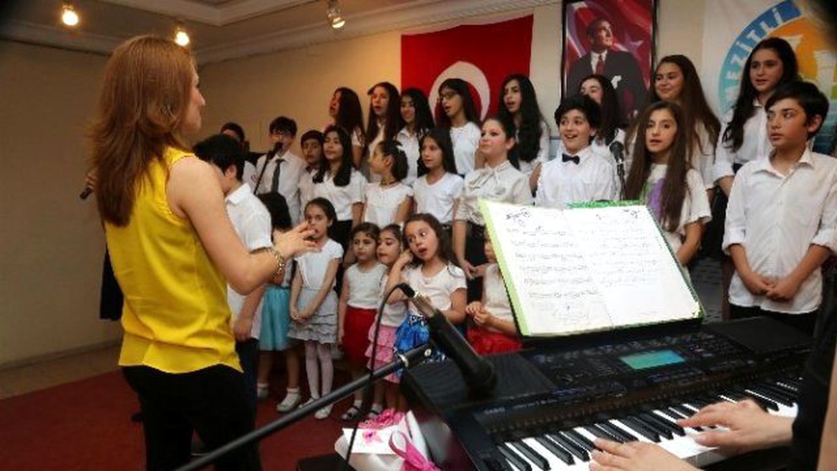 Mezitli Belediyesi Çocuk Korosu\'ndan Yıl Sonu Konseri