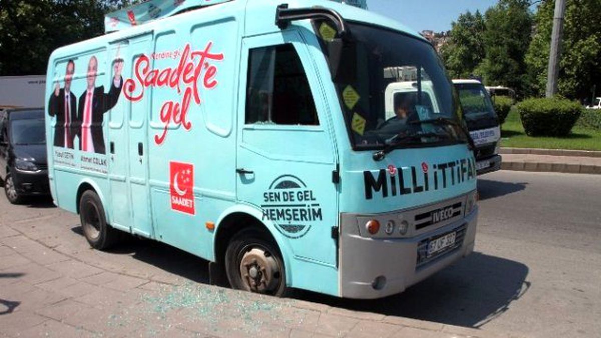 Milli İttifak\'ın Seçim Aracına Saldırı