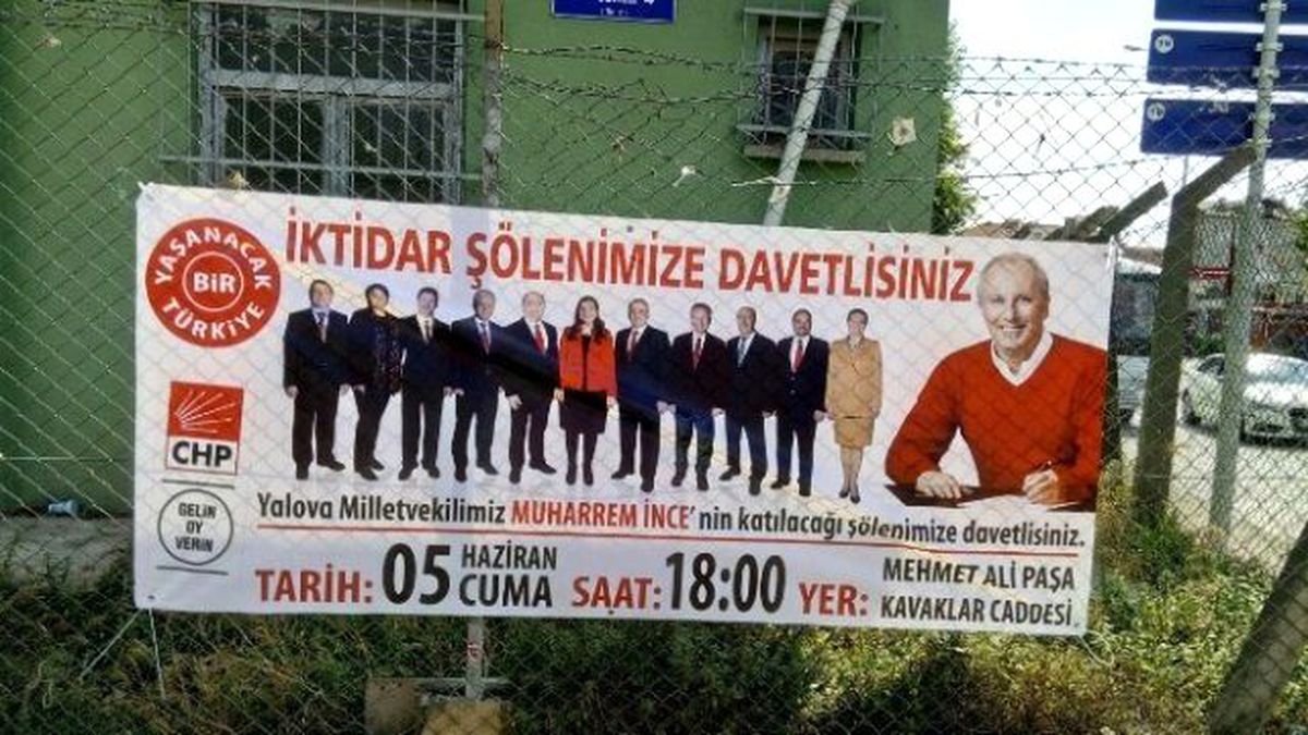 Muharrem İnce\'nin Pankartları Çalındı