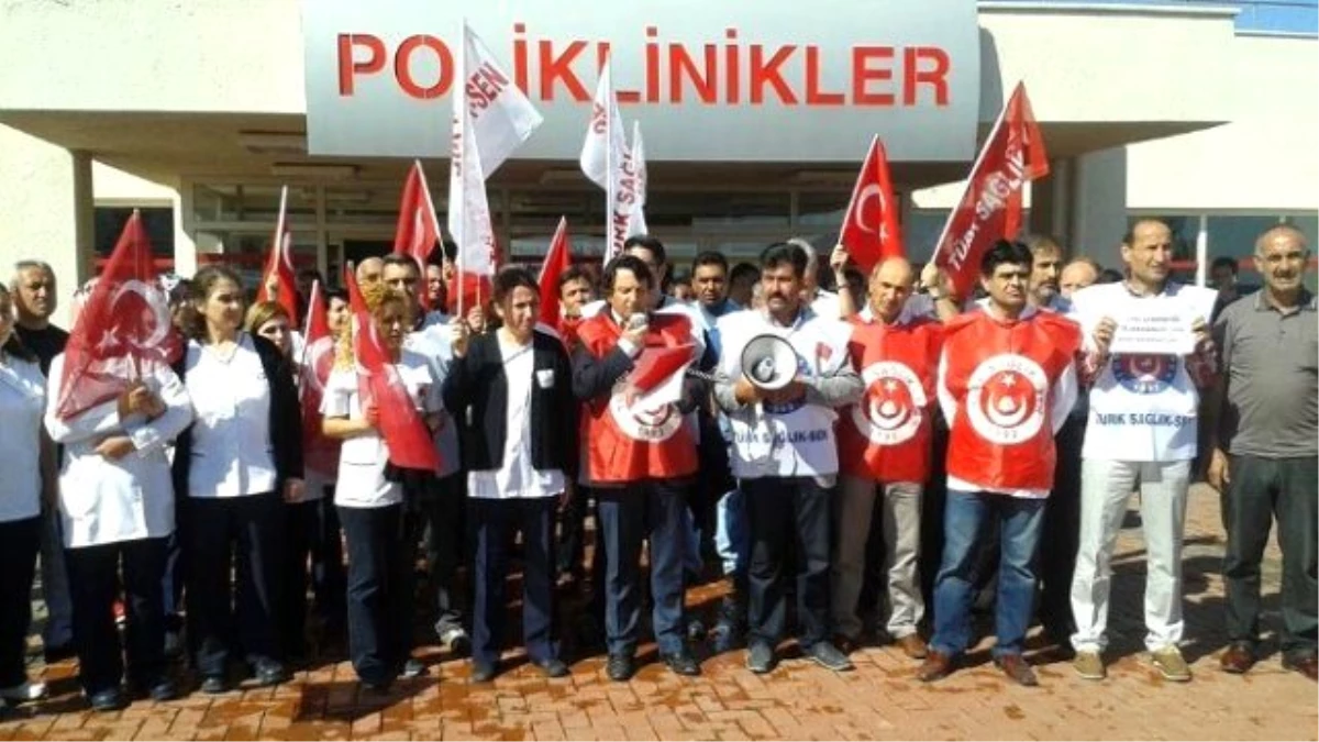 Nevşehir\'de Türk Sağlık-sen Üyesi Sağlık Çalışanlarından İş Bırakma Eylemi