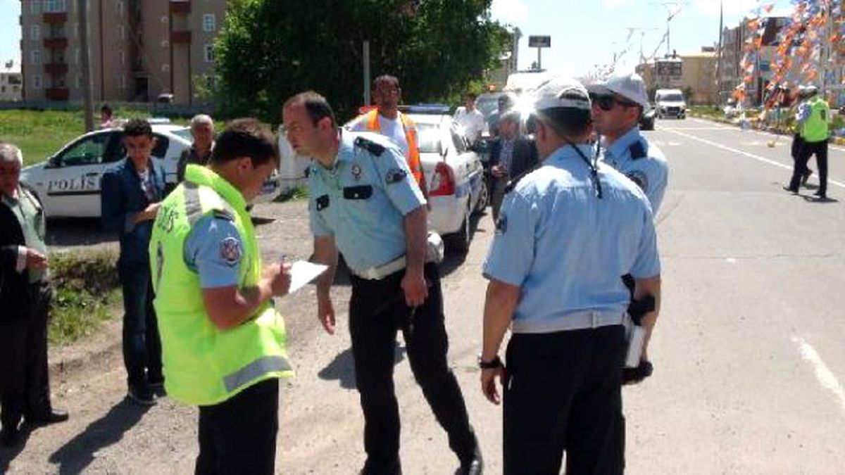 Öğrenci Servisi ile Minibüs Çarpıştı: 6 Yaralı