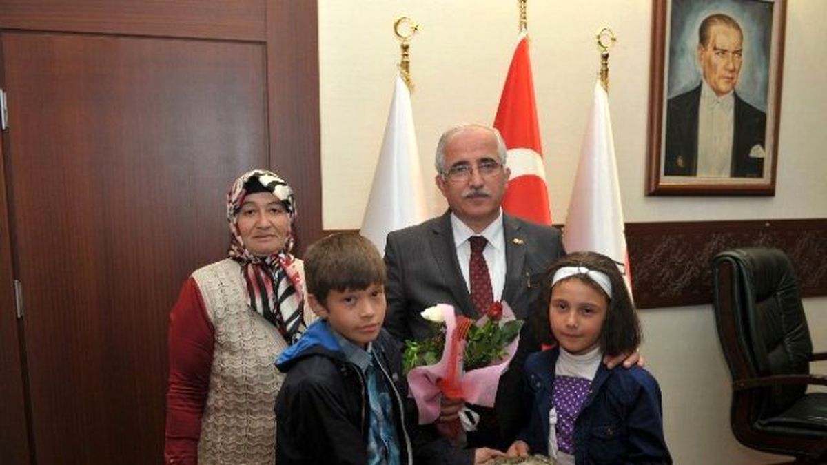 Okul Harçlıklarını Camiye Bağışladılar