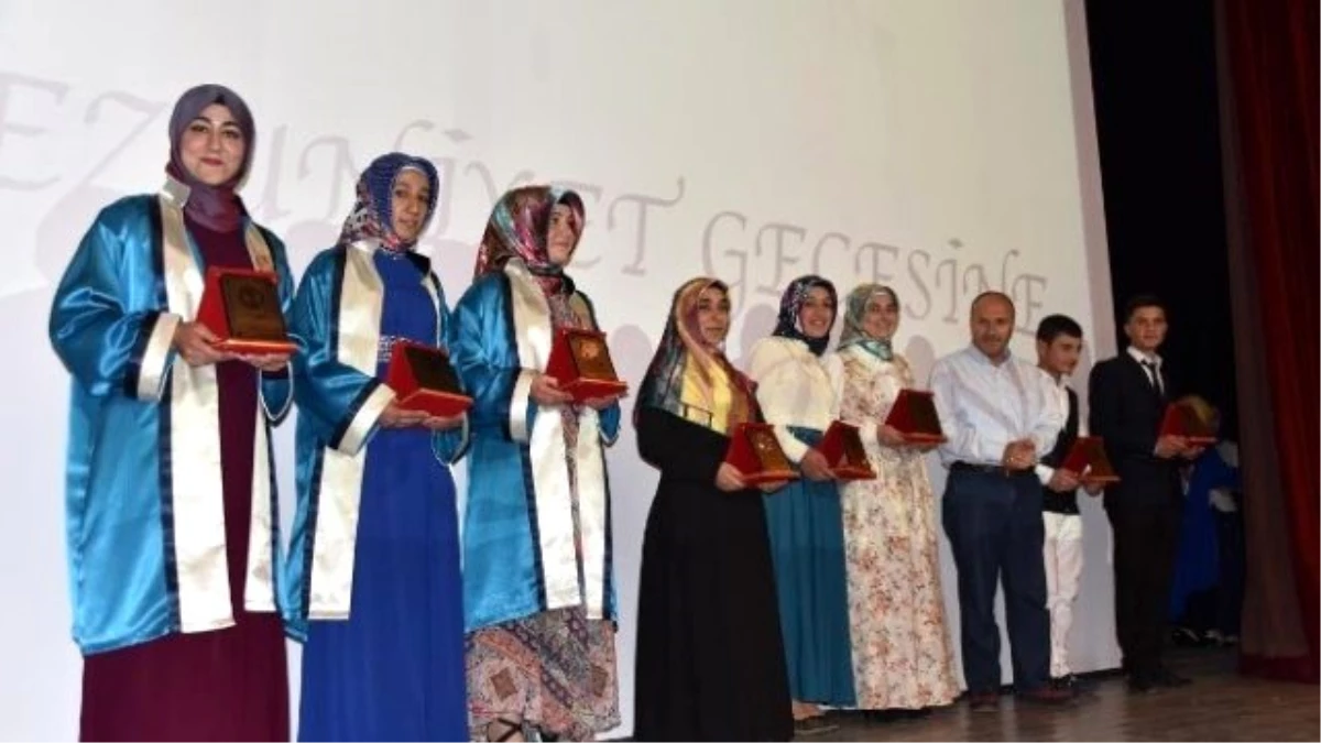 Sadullah Gencer Anadolu Lisesi\'nde Mezuniyet Töreni
