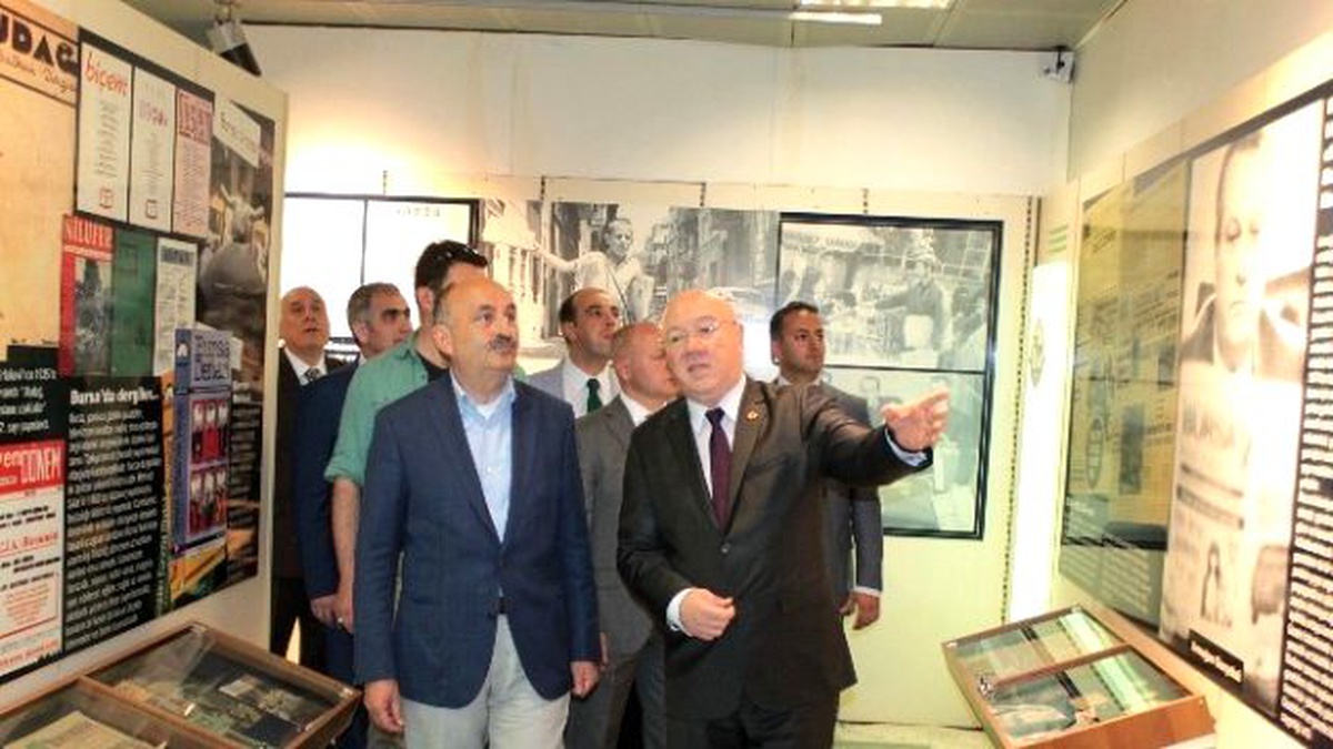Sağlık Bakanı Müezzinoğlu\'ndan Bursaspor\'a Destek