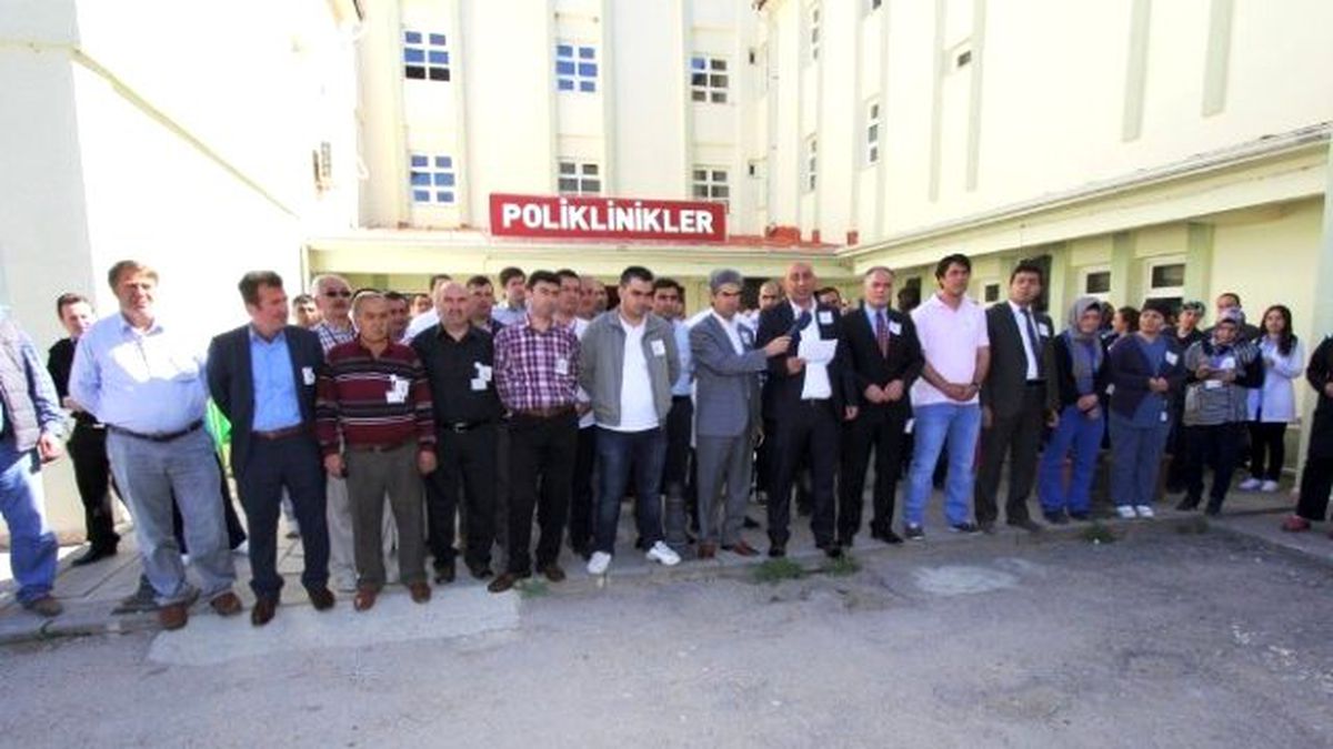 Sağlık Çalışanları Bayburt\'ta İş Bıraktı