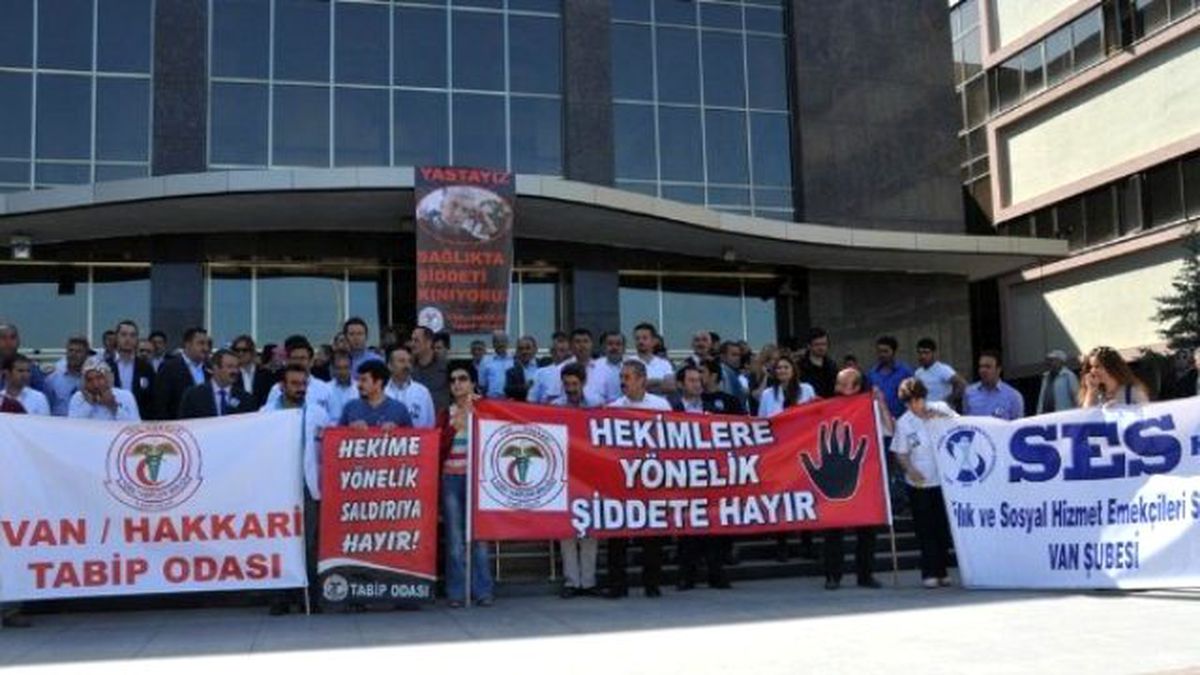 Sağlık Çalışanları Endişeli