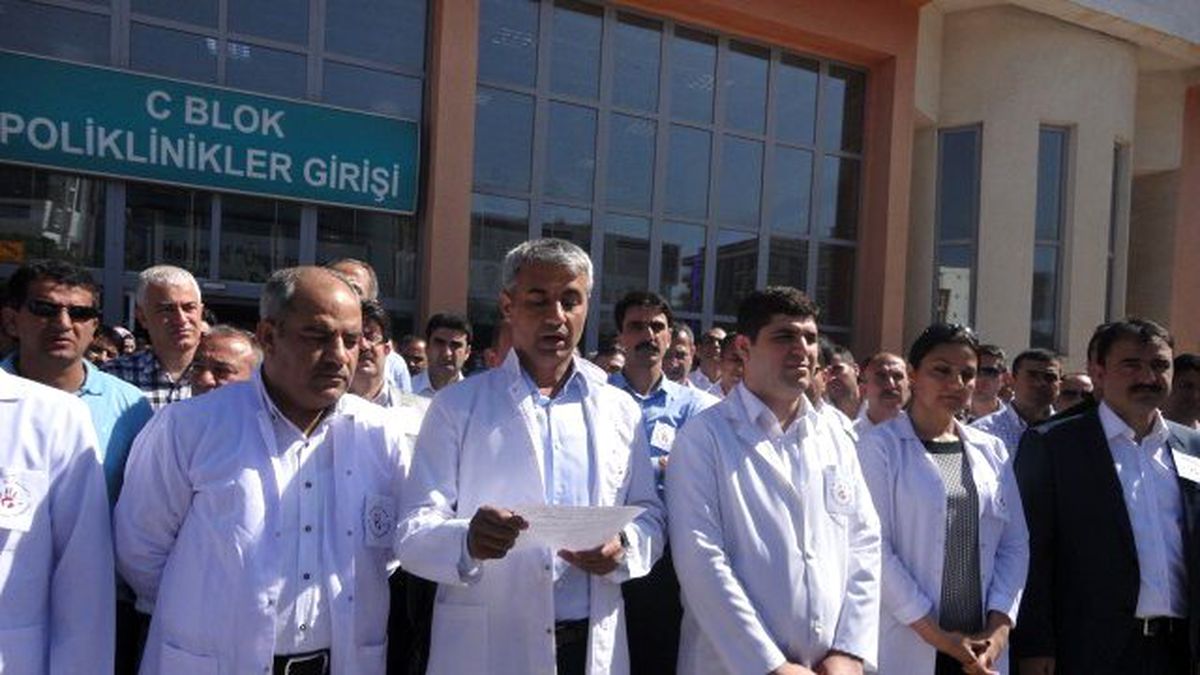Sağlıkçılar Ayakta