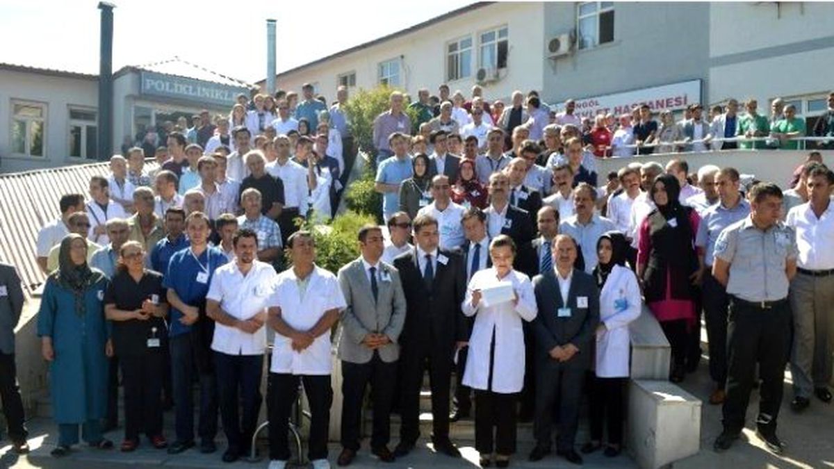 Sağlıkçılar Doktor Cinayetini Kınadı