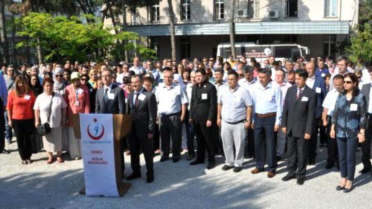 Samsun\'daki Doktor Cinayeti Denizli\'de Protesto Edildi