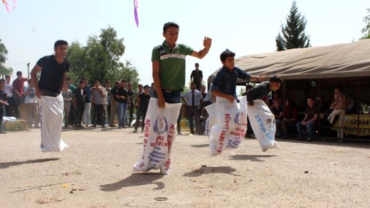 Senan İdin Anadolu Lisesi\'nde Mezuniyet Coşkusu