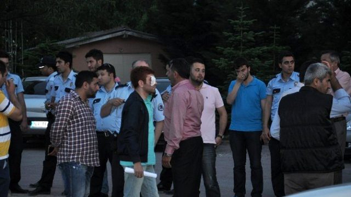 Tartıştığı Genç Kızın Yakınları Minibüs Şoförünü Darp Etti