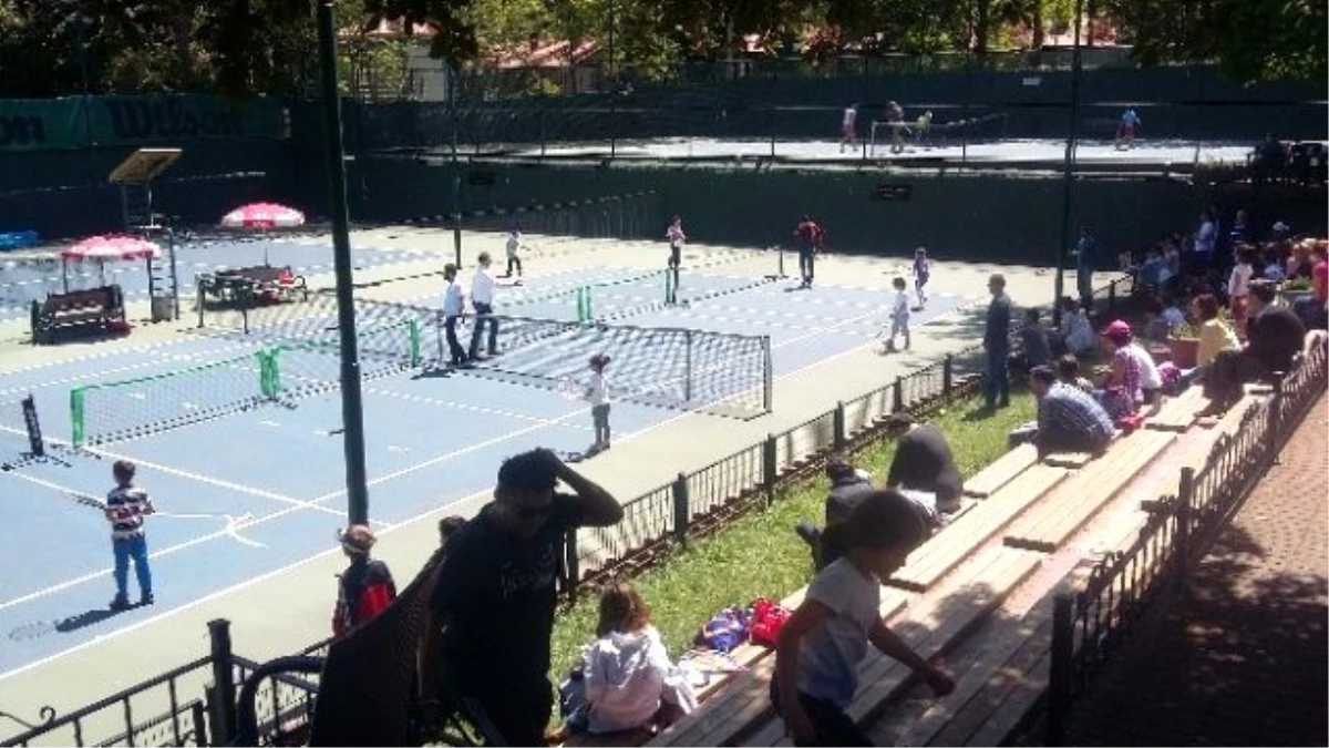 Tenis Deniz Spor Kulübü 12 Yaş Tenis Yıldızlarını Misafir Ediyor
