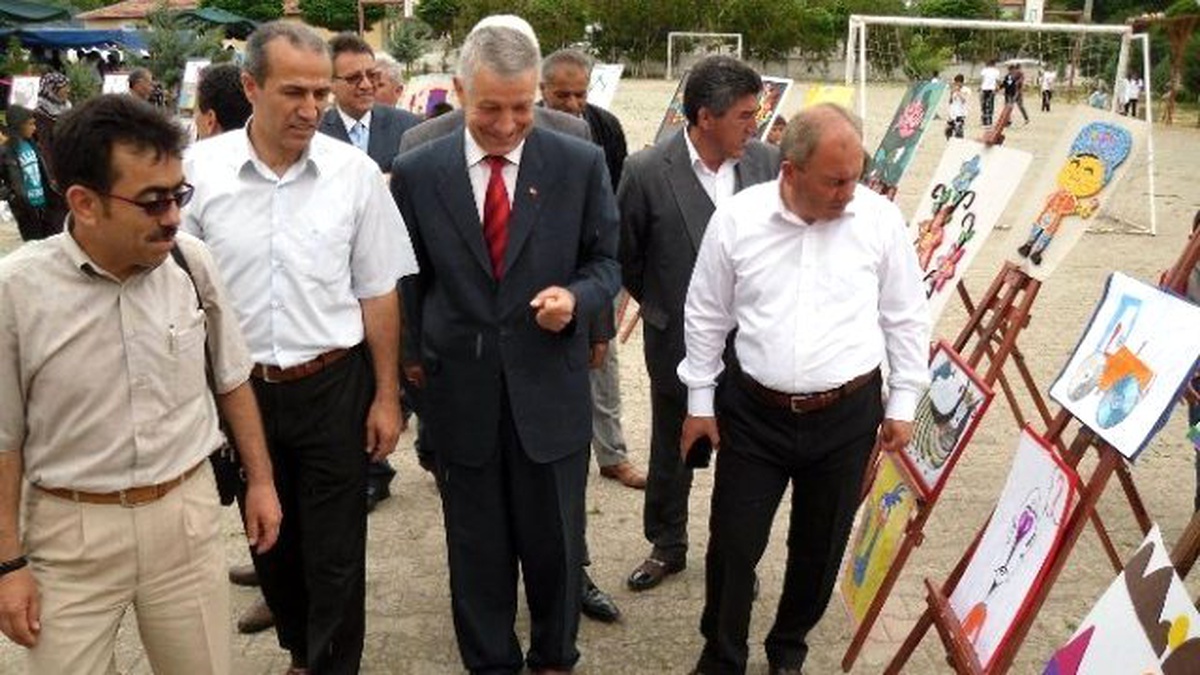 Aksaray Topakkaya Beldesi\'nde Tübitak Bilim Fuarı