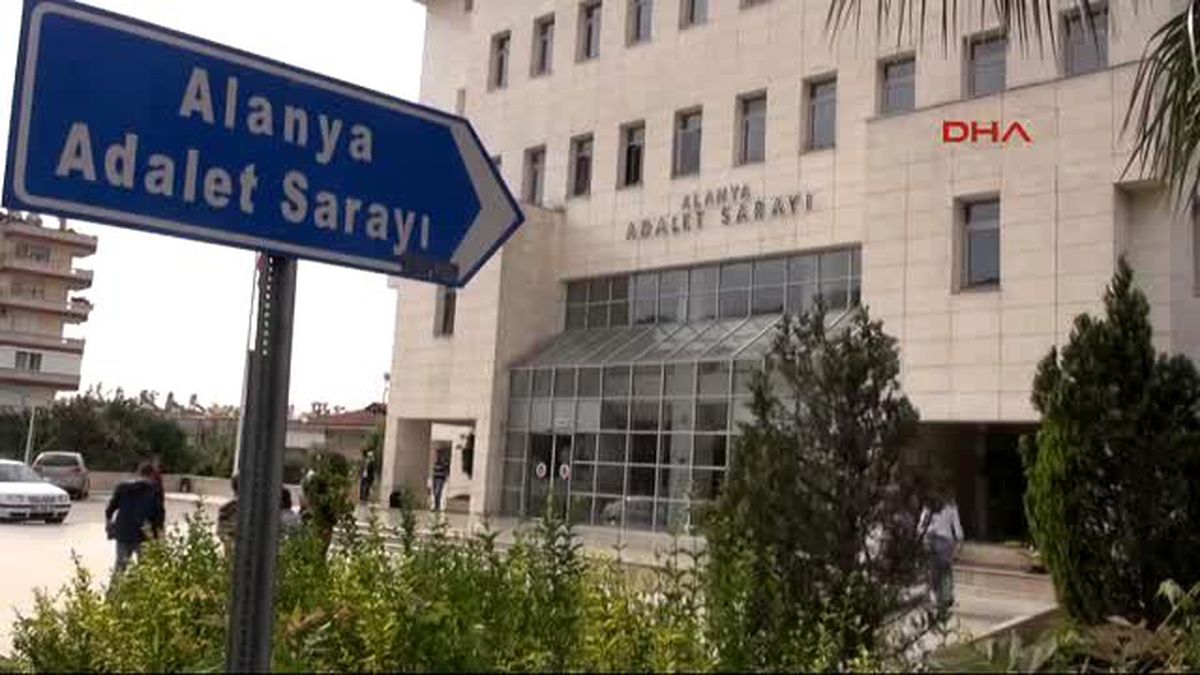 Alanya\'daki Kaçak Göçmen Operasyonunda 4 Tutuklama